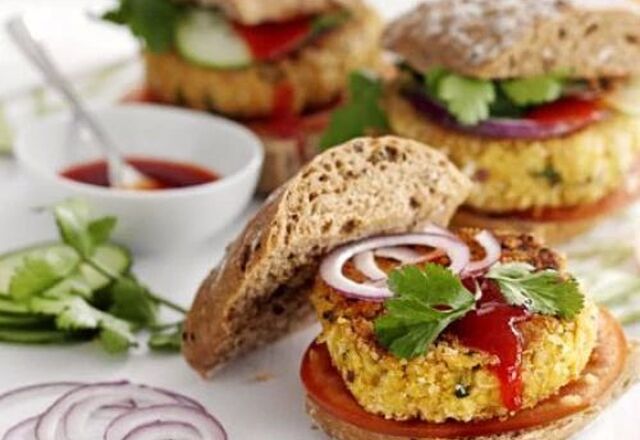 Chicken and chickpea burger